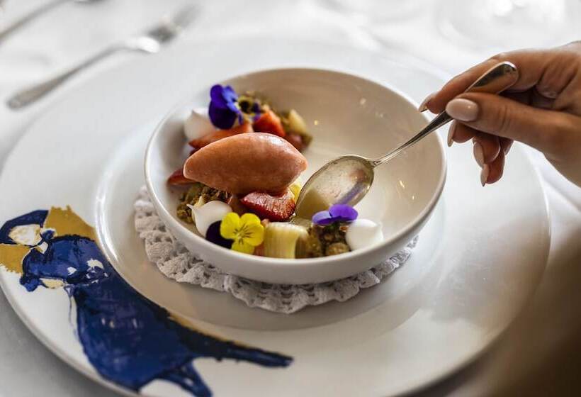 Refsnes Gods   By Classic Norway Hotels