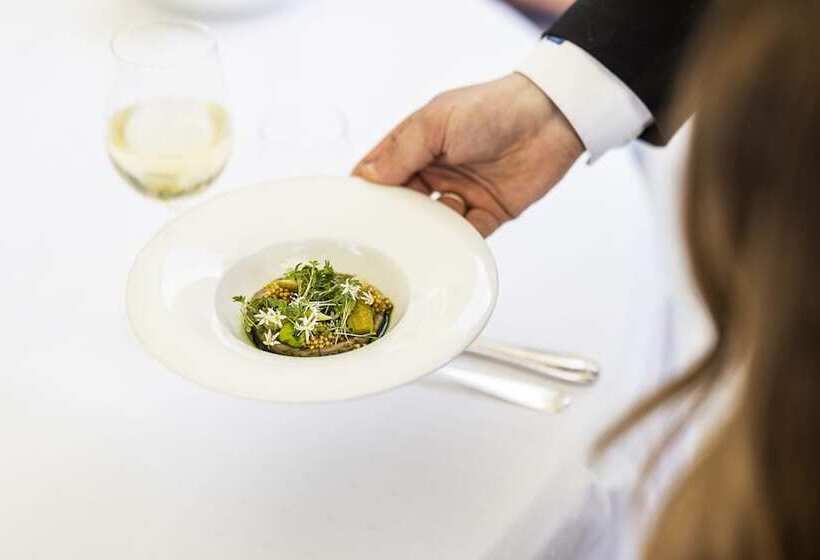 Refsnes Gods   By Classic Norway Hotels