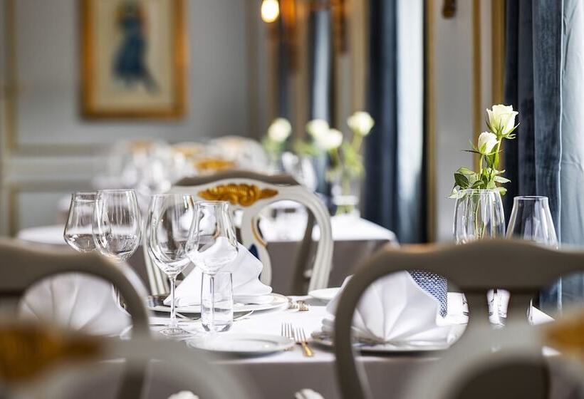 Refsnes Gods   By Classic Norway Hotels