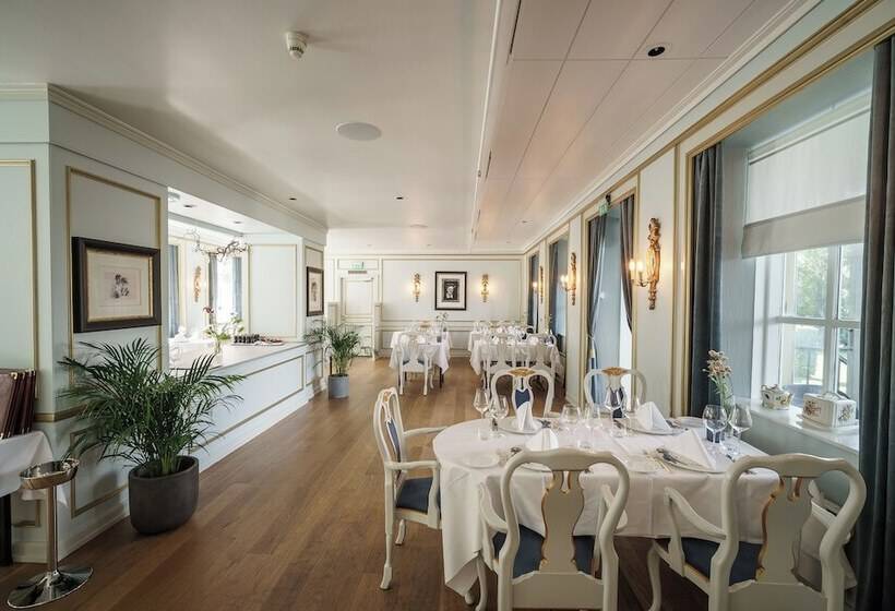 Refsnes Gods   By Classic Norway Hotels