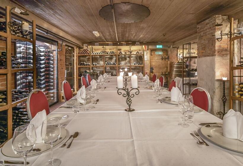 Refsnes Gods   By Classic Norway Hotels