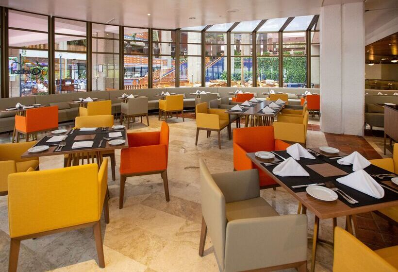 منتجع Meliá Puerto Vallarta – All Inclusive