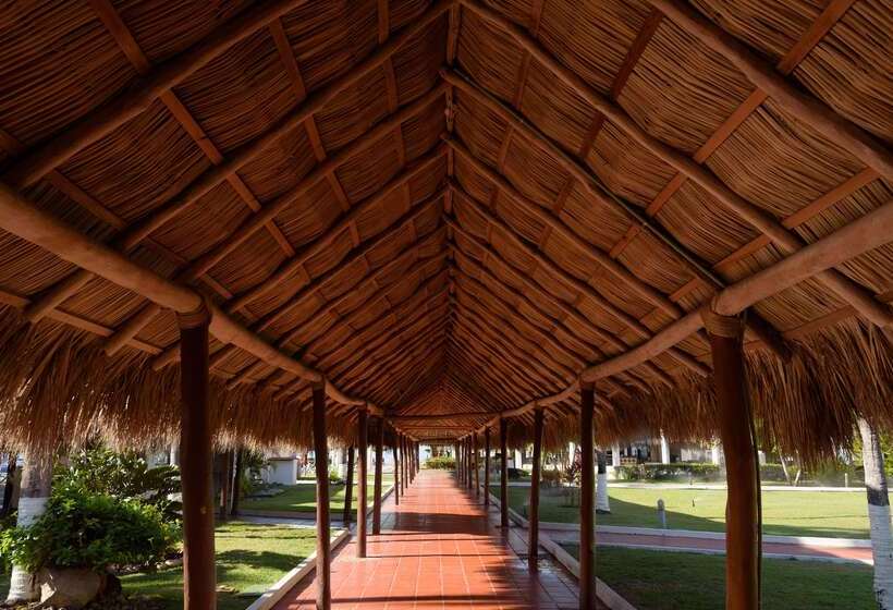 منتجع Meliá Puerto Vallarta – All Inclusive