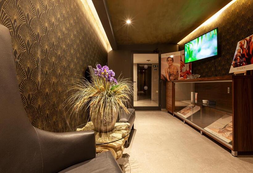 استراحتگاه Pergola Hotel & Spa