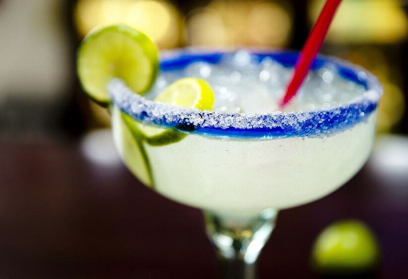 リゾートホテル San Nicolas Hotel Casino