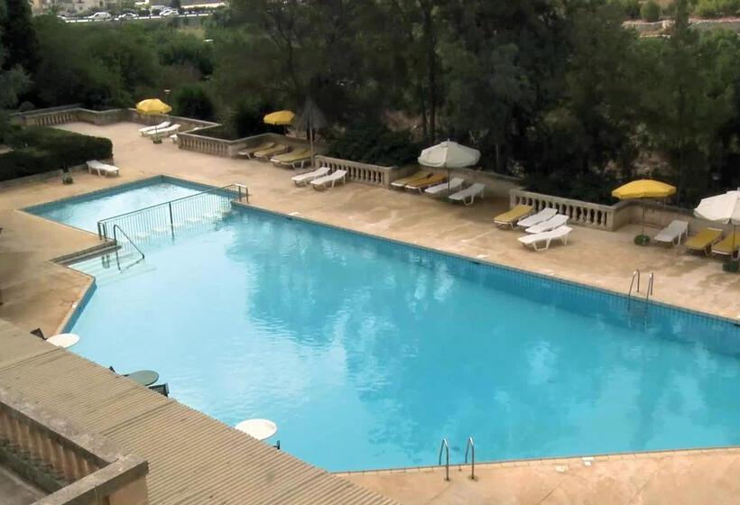 Urban Valley Resort & Spa