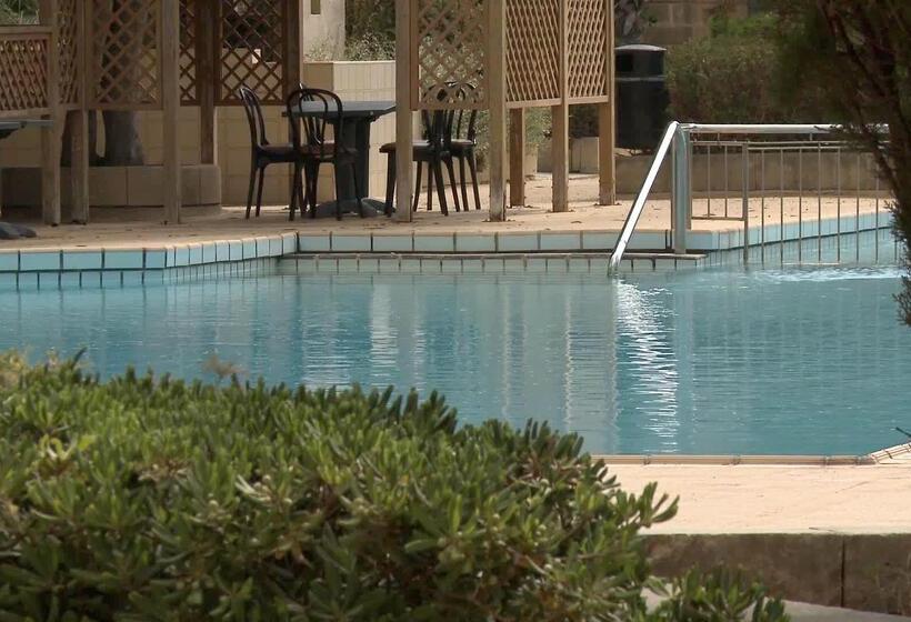 Urban Valley Resort & Spa