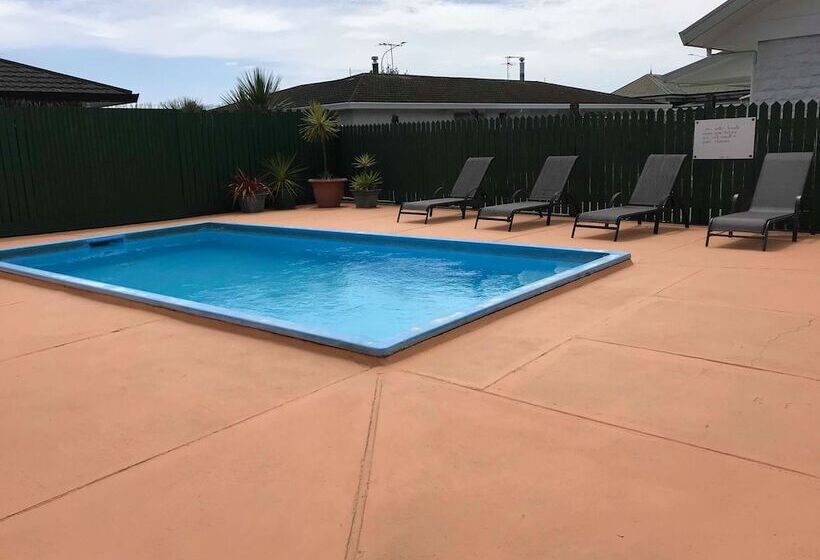 193 Aorangi Manor Motel