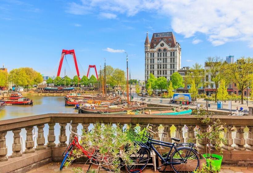 Amrâth Airport Hotel Rotterdam