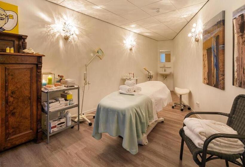 Beach Hotel I Kloeg Collection