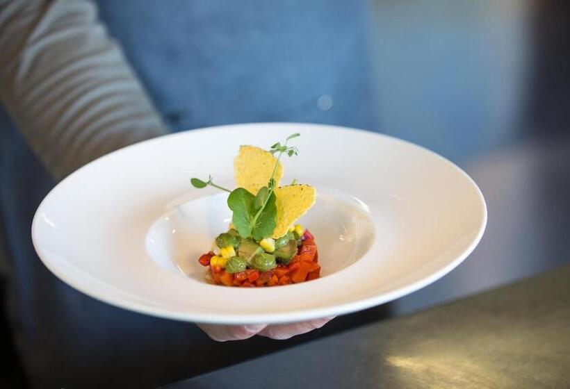 Beach Hotel I Kloeg Collection