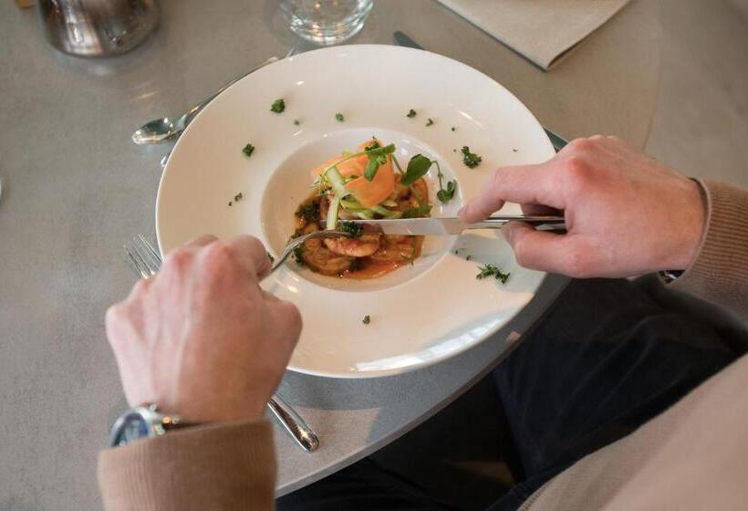 Beach Hotel I Kloeg Collection