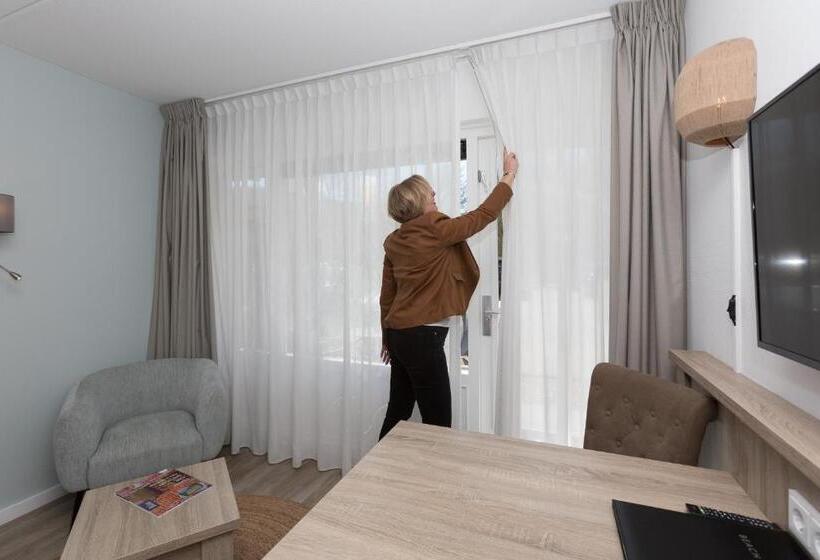 Beach Hotel I Kloeg Collection