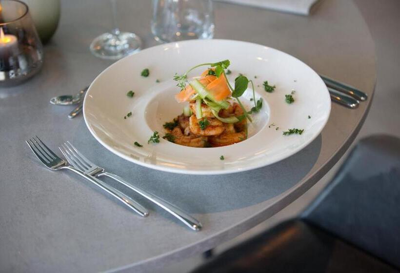 Beach Hotel I Kloeg Collection