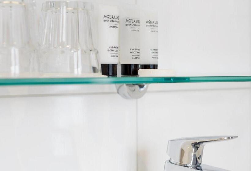 Beach Hotel I Kloeg Collection