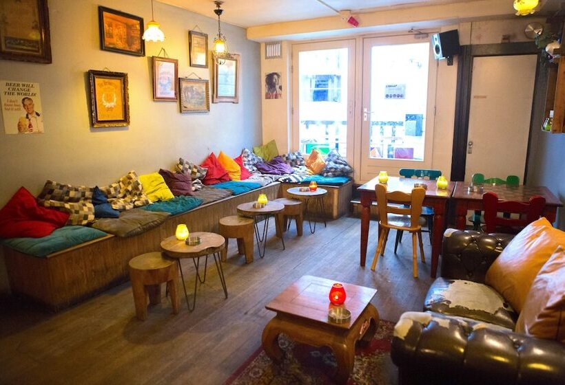 ユースホステル The Flying Pig Downtown