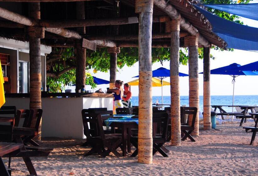 Hideaway Island Resort