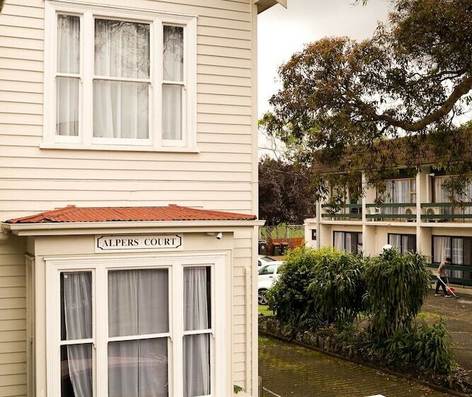 호텔 Alpers Lodge & Conference Centre