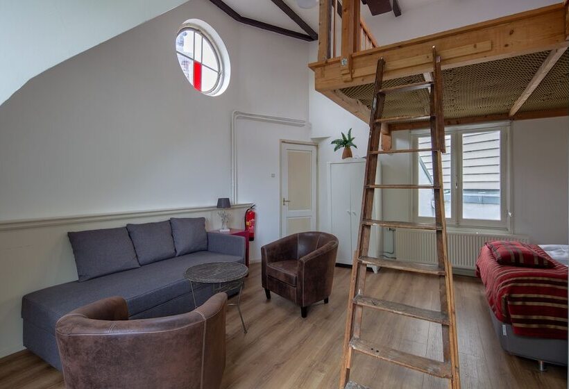 هتل Amsterdam House