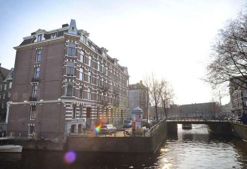 هتل Amsterdam Inn