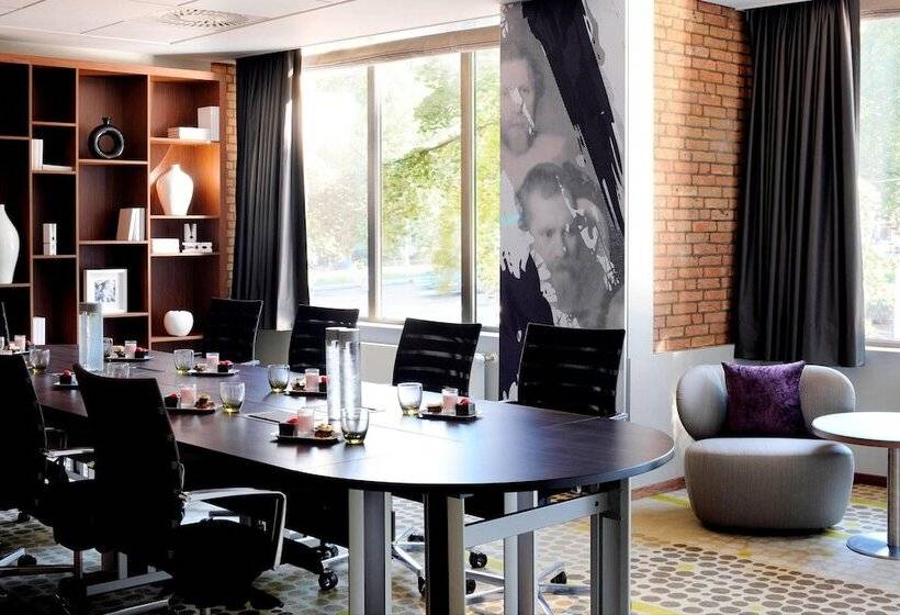 Отель Amsterdam Marriott