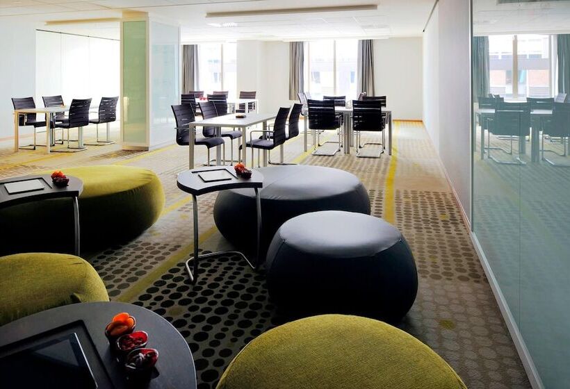 Отель Amsterdam Marriott