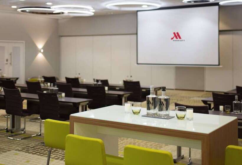 Отель Amsterdam Marriott