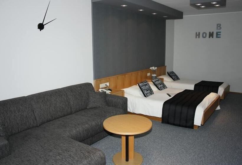 בית מלון כפרי & Appartementen Royal