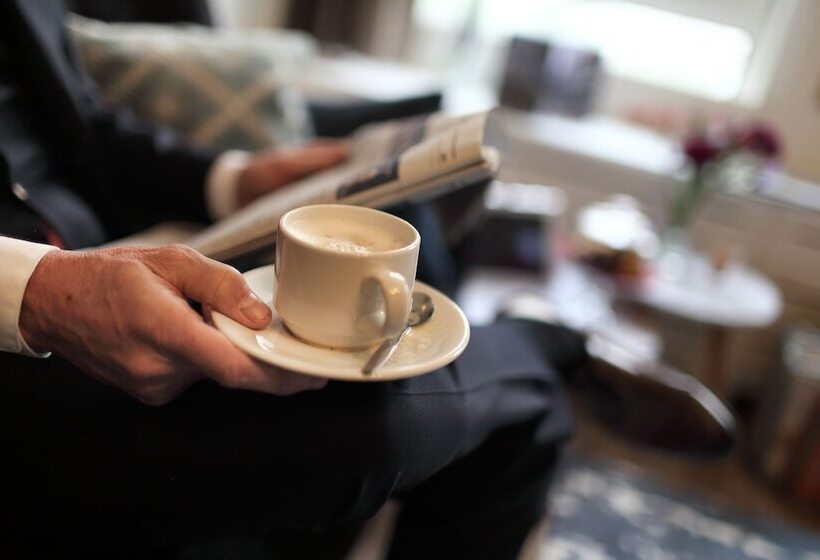 هتل Asterisk, A Family Run