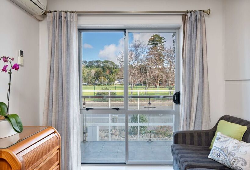 酒店 Best Western Newmarket Inn & Suites