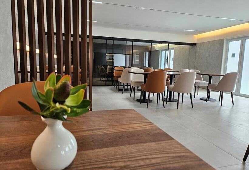 酒店 Best Western Newmarket Inn & Suites