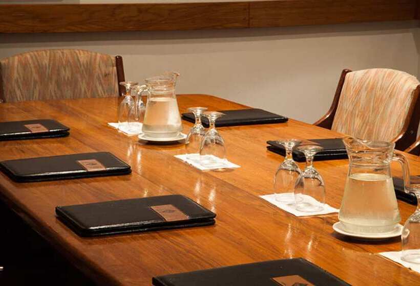 Bird Of Paradise Hotel & Apartments