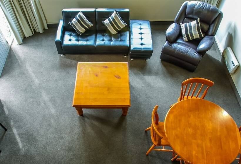 酒店 Camelot Motor Lodge