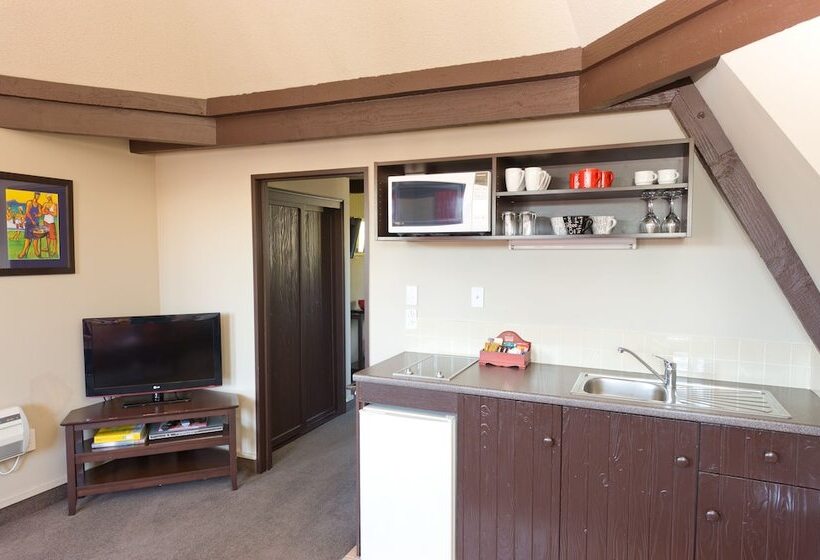 酒店 Camelot Motor Lodge