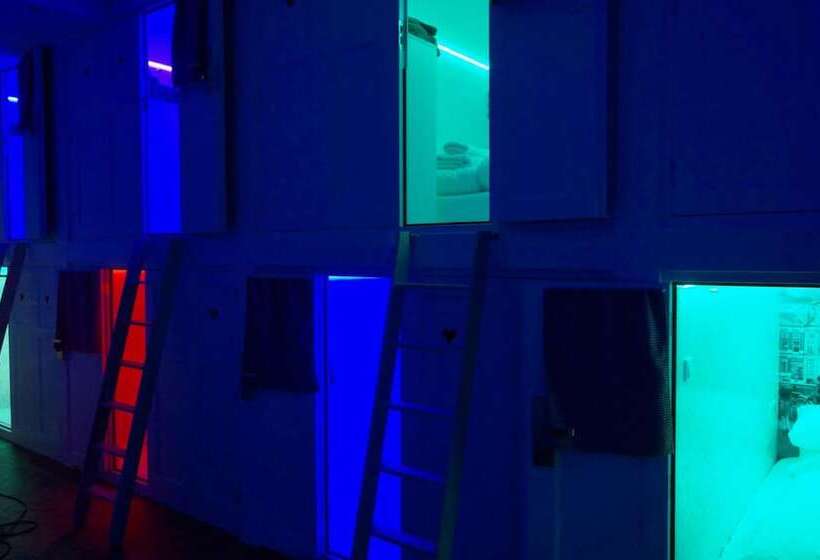 هتل کپسول De Bedstee Boutique Capsules