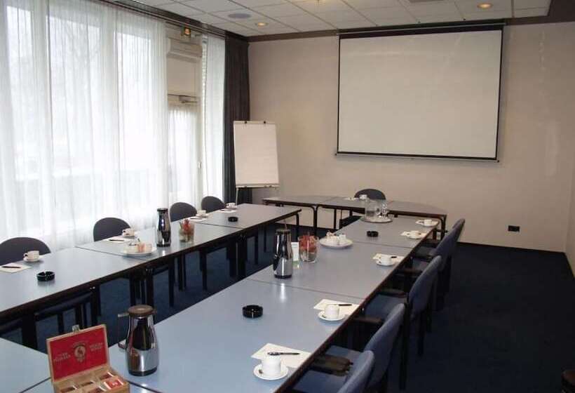 Hotel De Postelse Hoeve