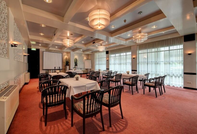 Hotel De Postelse Hoeve