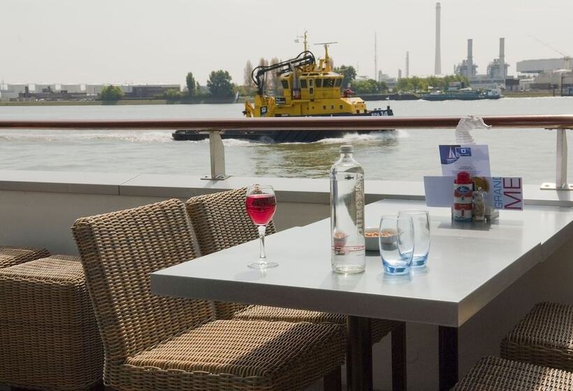 בית מלון כפרי Delta