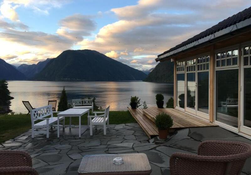 בית מלון כפרי Dragsvik Fjord