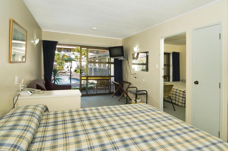 ホテル Dukes Midway Lodge