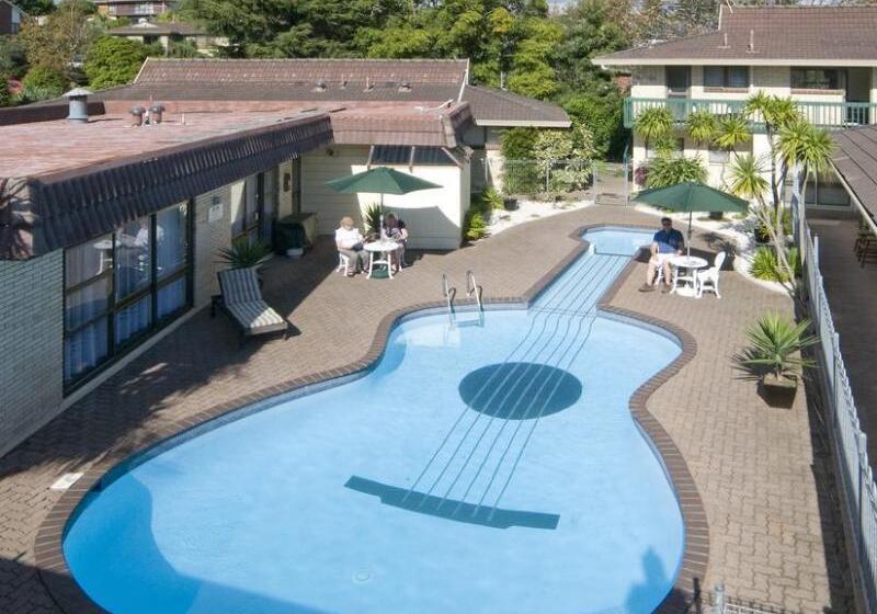 ホテル Dukes Midway Lodge