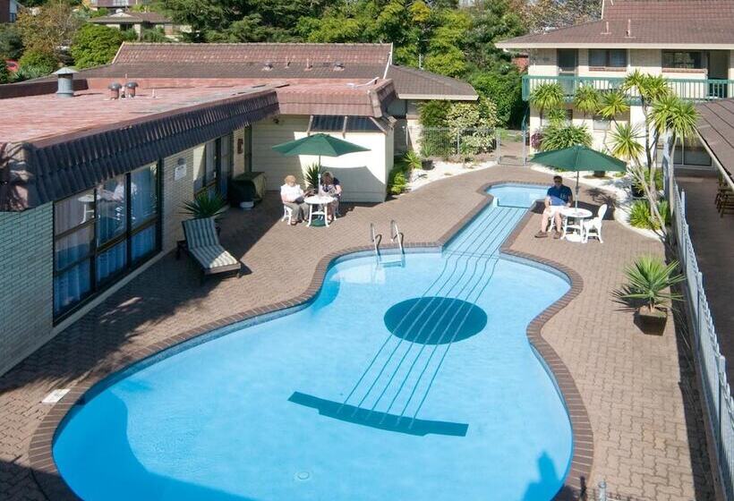 ホテル Dukes Midway Lodge