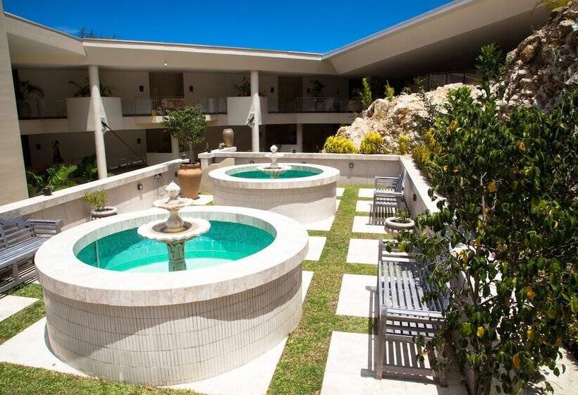 Ela Beach Hotel & Apartments