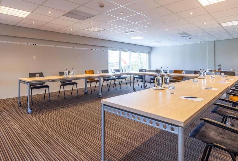 Отель Fletcher Zuiderduin Beach