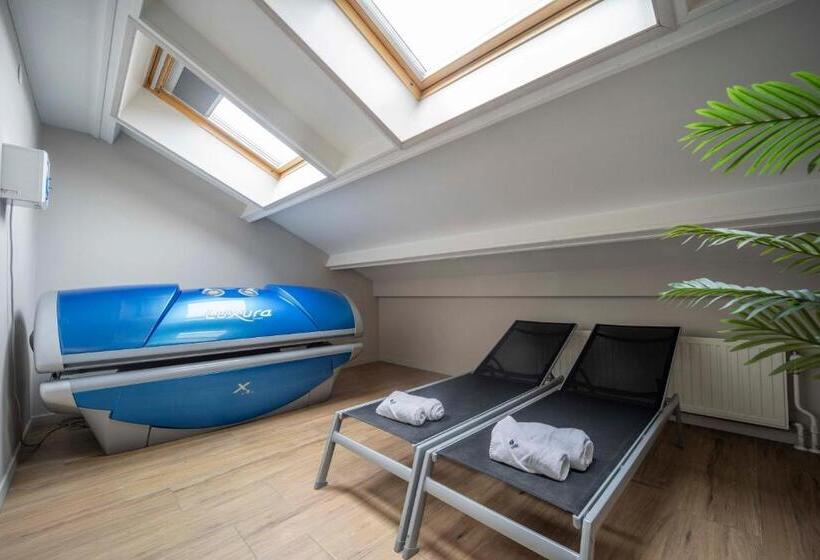 Отель Fletcher Zuiderduin Beach