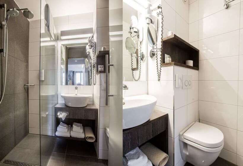 Golden Tulip Hotel Central