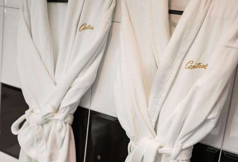 Golden Tulip Hotel Central