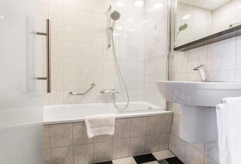 Golden Tulip Hotel Central