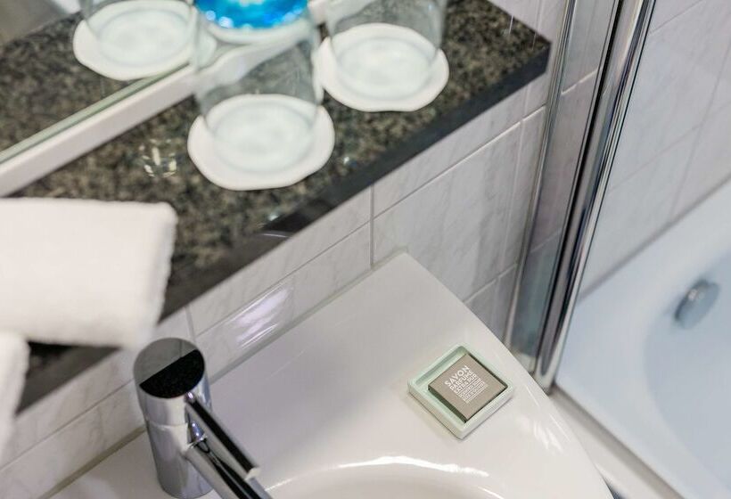 Golden Tulip Hotel Central