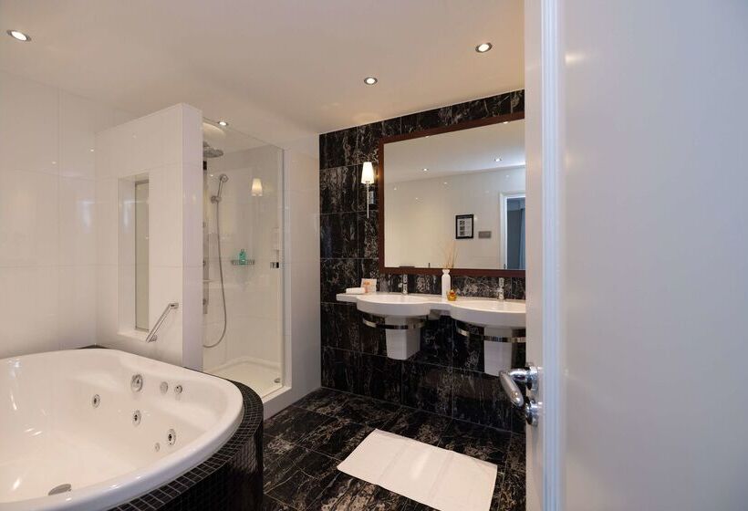 Golden Tulip Hotel Central